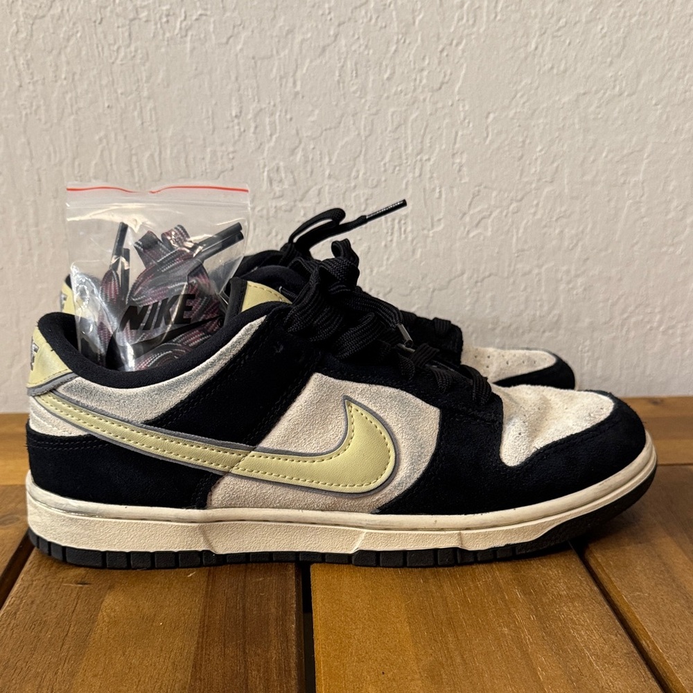 Nike Black and Cream Low-Top Sneakers